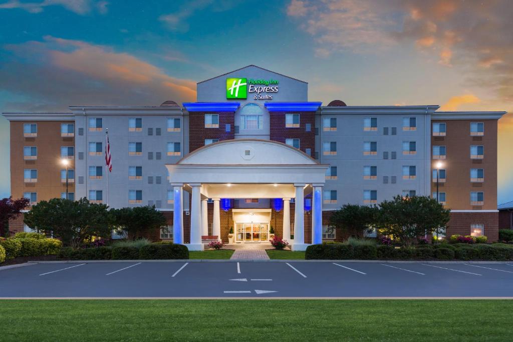 Holiday Inn Express Hotel and Suites Petersburg – Fort Lee, an IHG Hotel